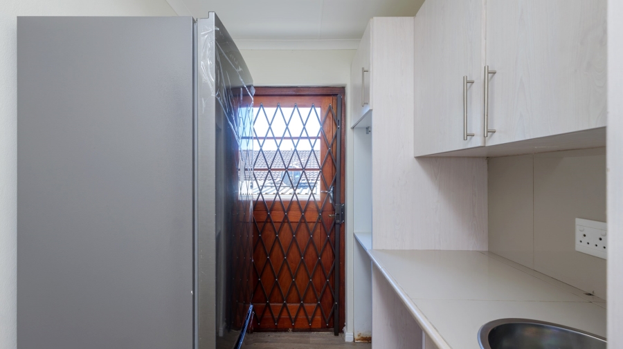 5 Bedroom Property for Sale in Bredasdorp Western Cape